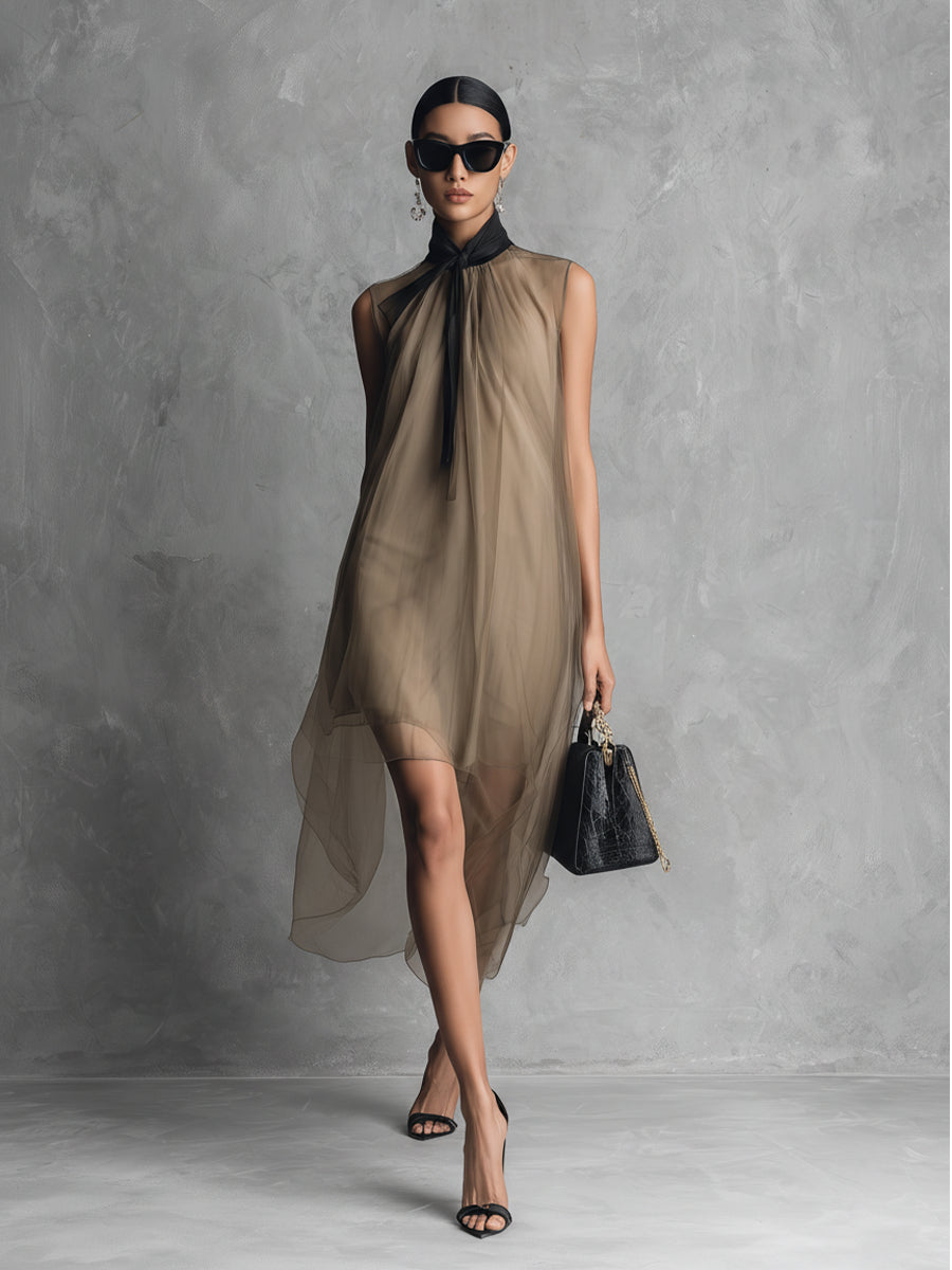 Yupha - Robe Mi-longue Asymétrique À Col Montant en Tissu Transparent
