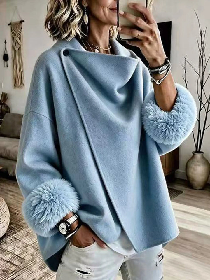 Mikila - Veste Asymétrique en Laine Mélangée Avec Revers en Fausse Fourrure
