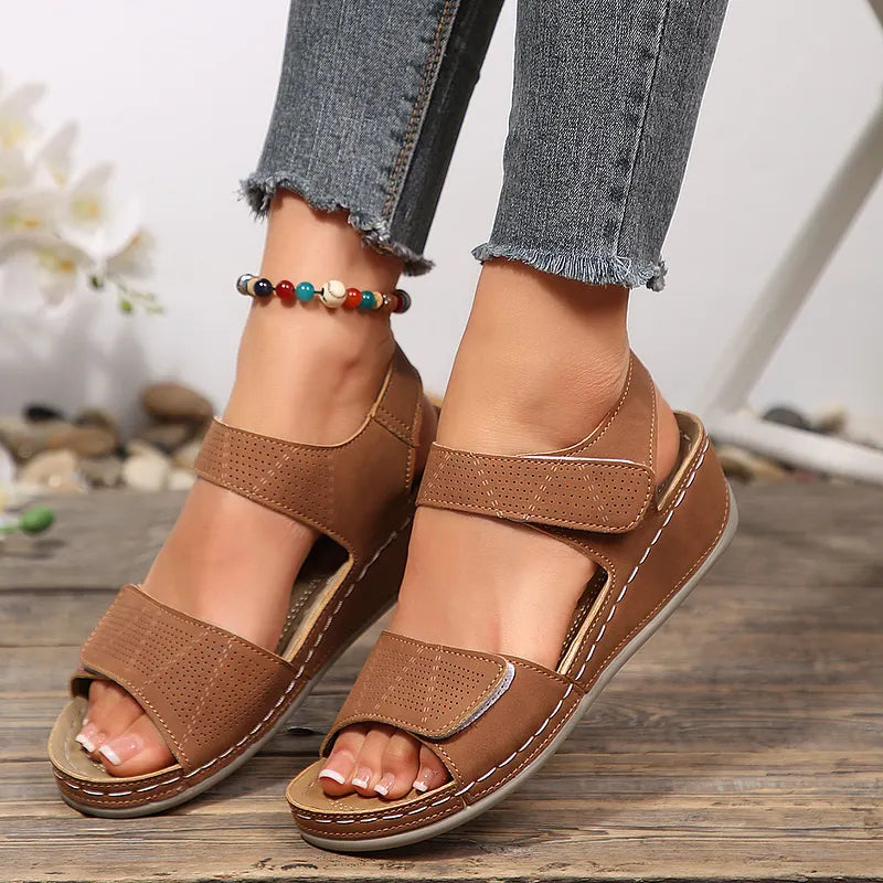 Tanaeva - Sandales à Talon Compensé Confortables Avec Fermeture Velcro
