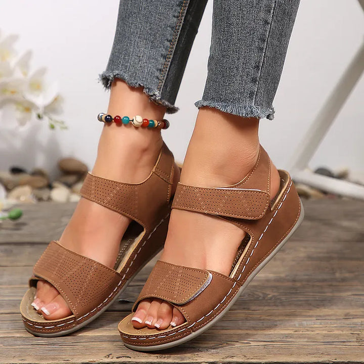 Tanaeva - Sandales à Talon Compensé Confortables Avec Fermeture Velcro