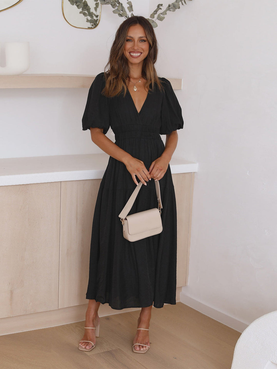 Delphine - Robe Mi longue Élégante À Col en V Et Manches À Volants
