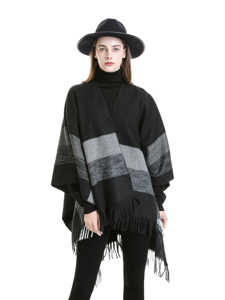 Kyrine - Poncho Châle À Franges Et Motifs Géométriques