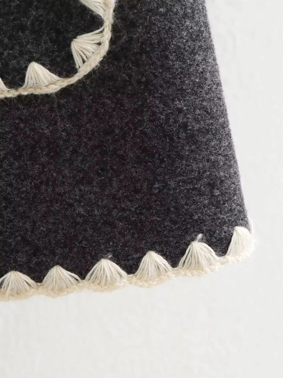 Synia - Manteau À Franges Brodé Avec Écharpe Assortie