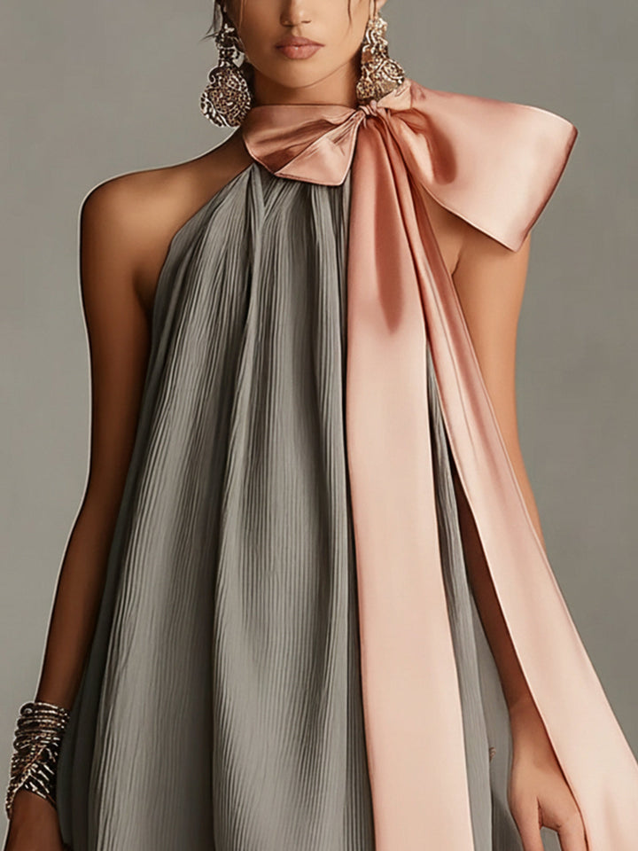 Robin - Mini-robe en Satin Avec UN Nœud Rose Et De La Dentelle