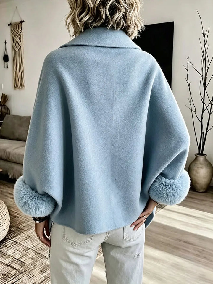 Mikila - Veste Asymétrique en Laine Mélangée Avec Revers en Fausse Fourrure