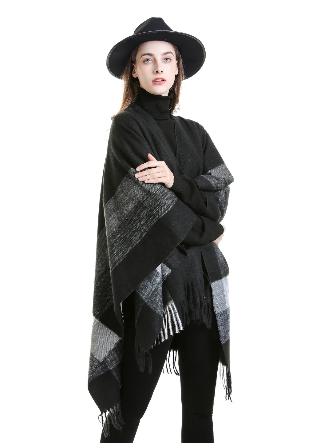 Kyrine - Poncho Châle À Franges Et Motifs Géométriques