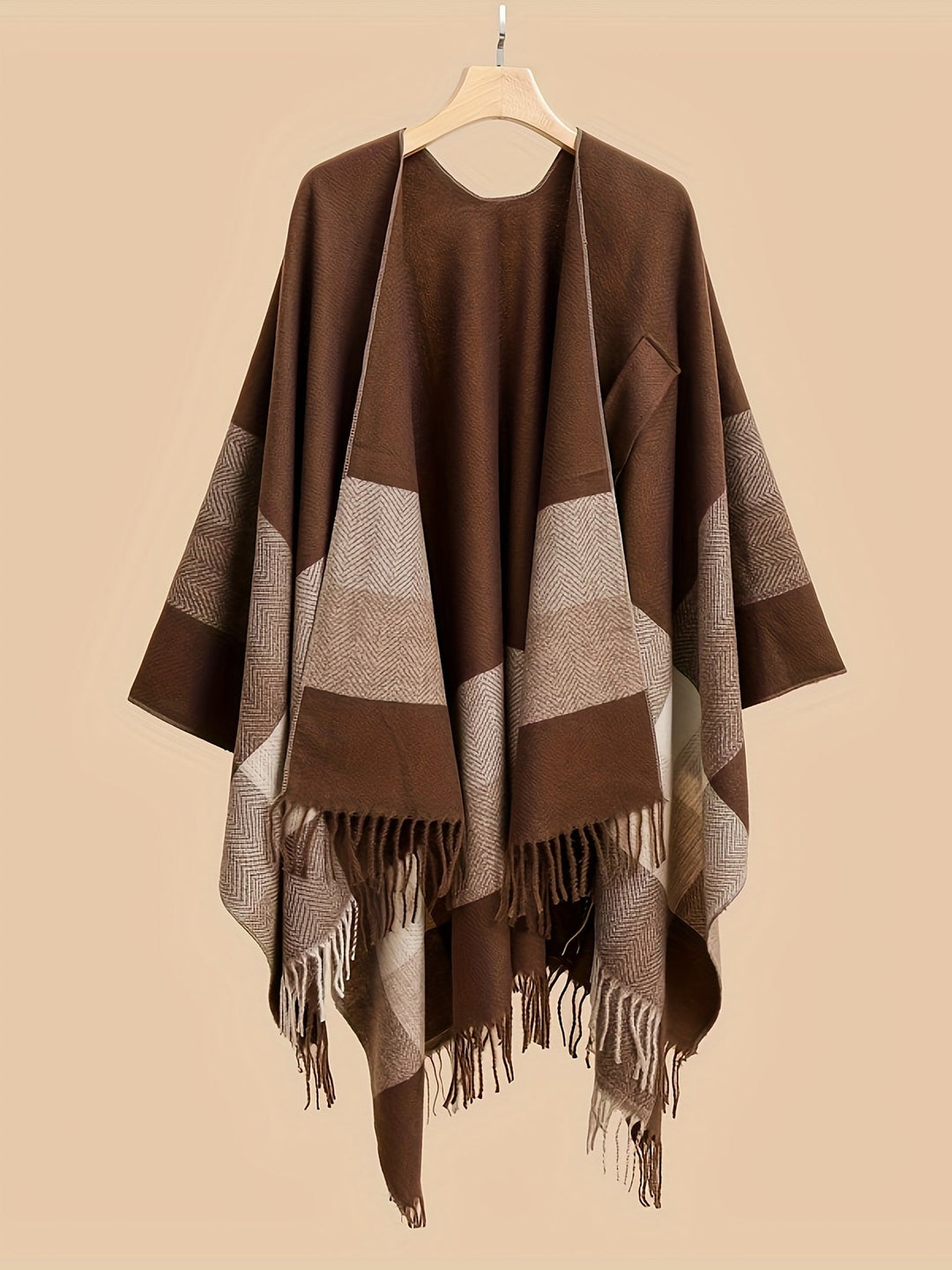 Kyrine - Poncho Châle À Franges Et Motifs Géométriques