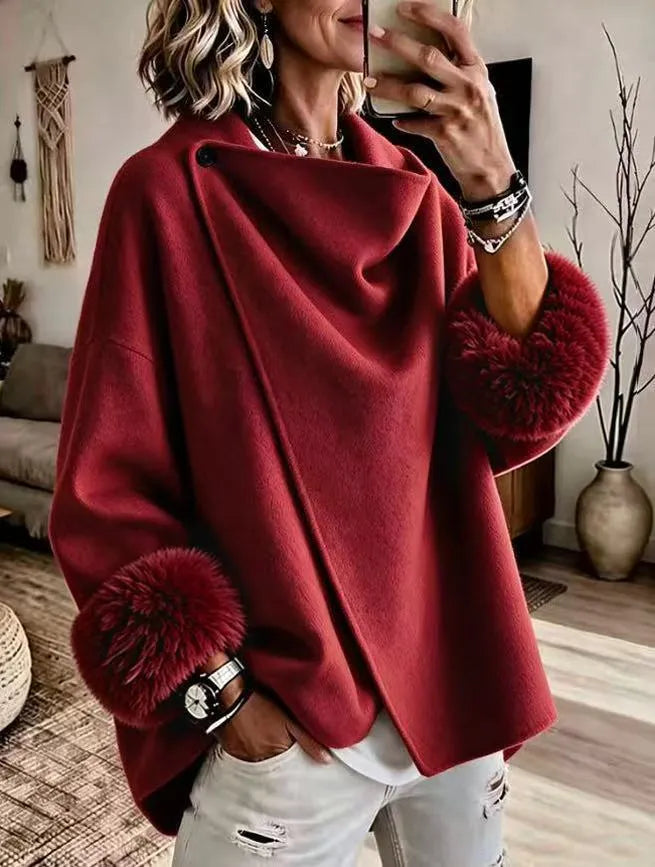 Mikila - Veste Asymétrique en Laine Mélangée Avec Revers en Fausse Fourrure