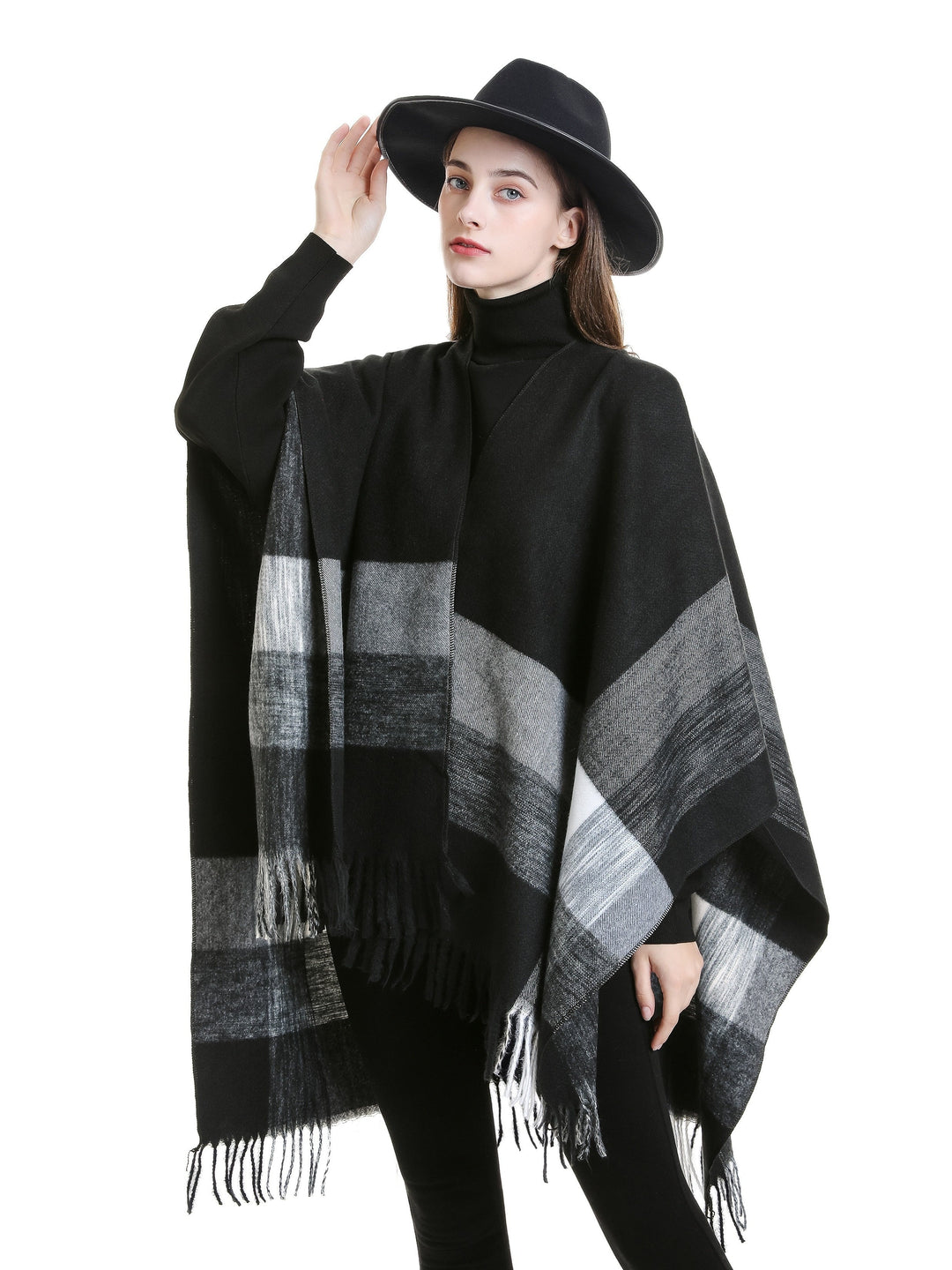 Kyrine - Poncho Châle À Franges Et Motifs Géométriques