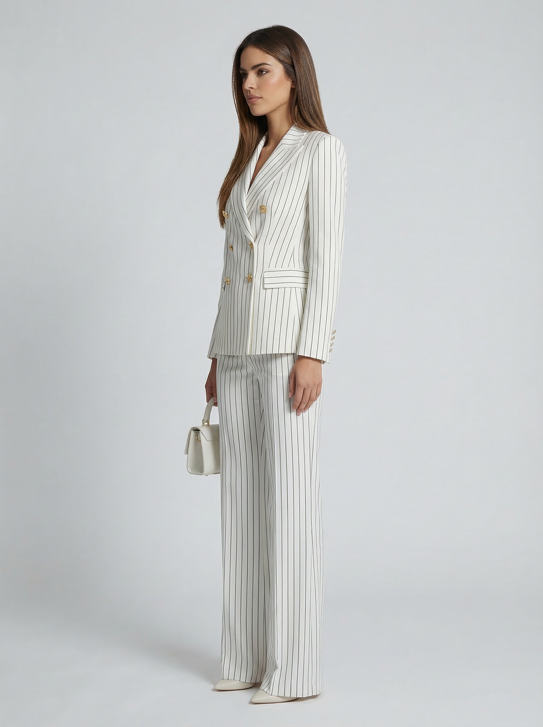 Shaye - Costume Diplomatique Élégant
